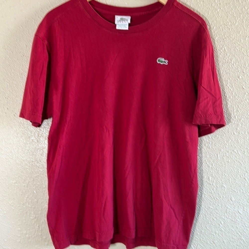 LACOSTE T-shirt.